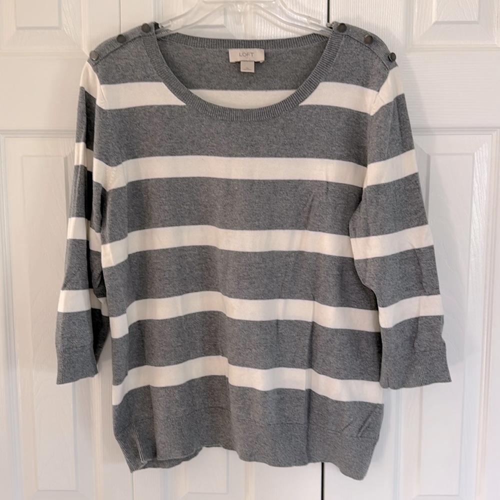 *Gently Worn* LOFT Women's Grey & White Striped Knit Sweater- Size XL